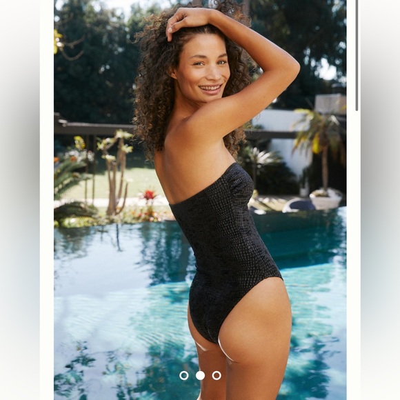 Solid & Striped The Avery Coated Velvet One-Piece Swimsuit Size S NWT - Picture 2 of 8